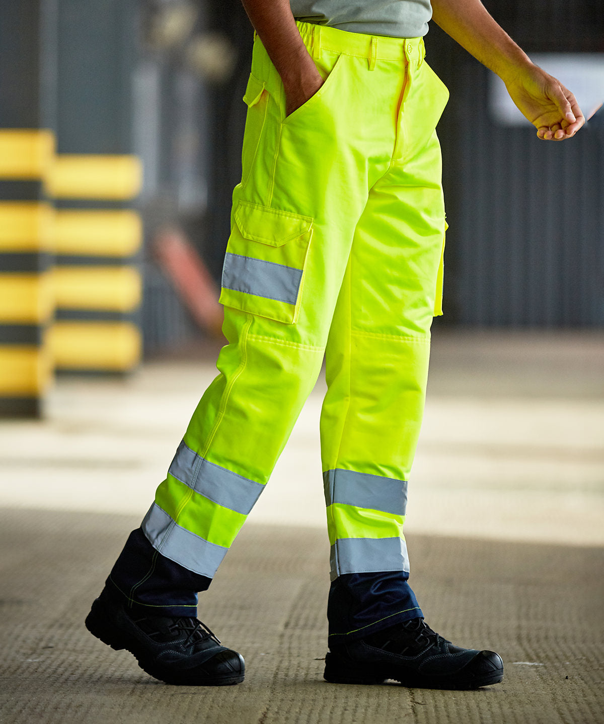 Contrast Hi-Vis Cargo Trouser